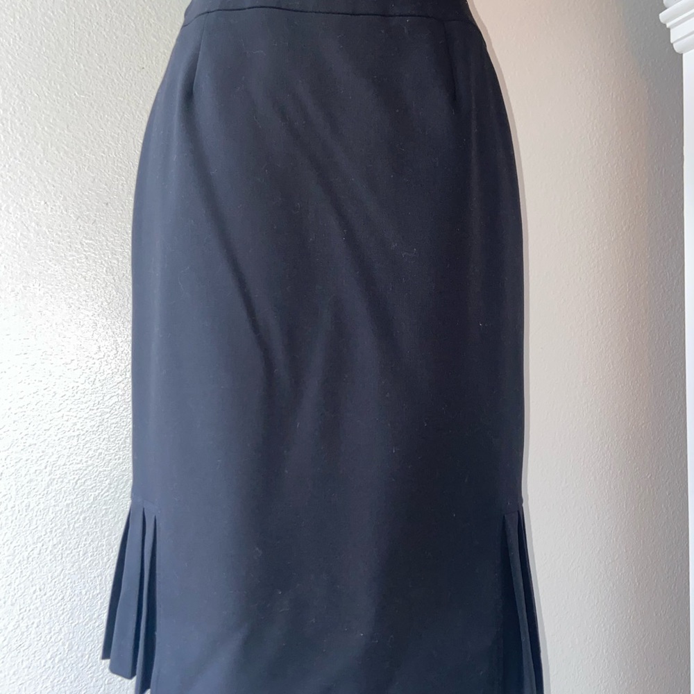 Tahari pencil skirt with pleated side detail